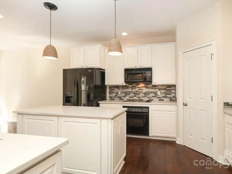 2587 Penngate Dr — Photo 7