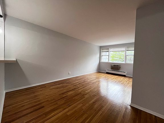 5th image of 31-27 37th St #2