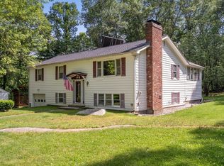 215 Chestnut St, Uxbridge, MA 01569