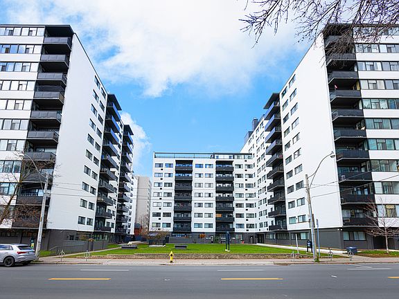 3rd image of 100 Gloucester St #407