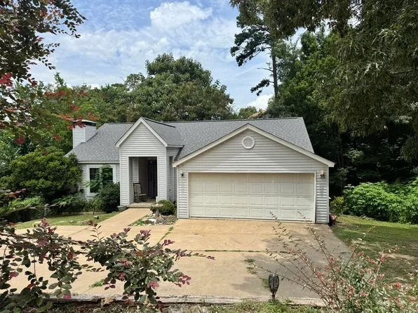 105 Secluded Ct, Hot Springs, AR 71913