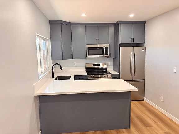 4th image of 129 Woodlawn Ave