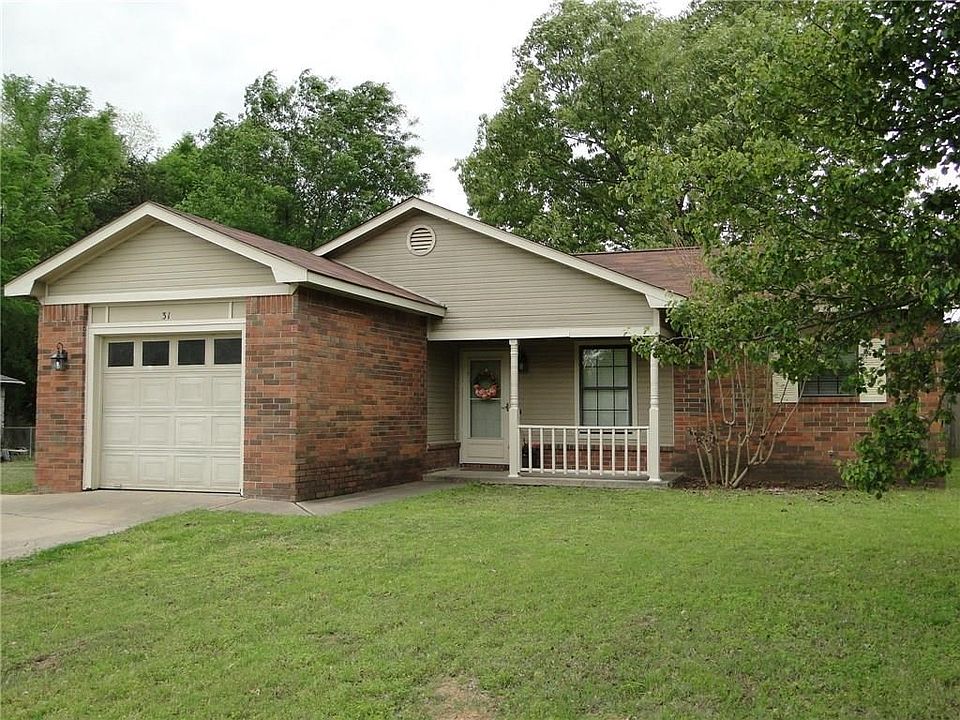 Charming!!!  Open Plan, Easy Access to Hwy. 71