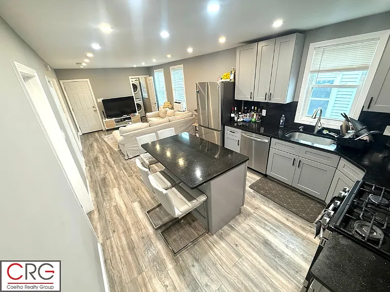 14 Vermont Ave #3 — Photo 1