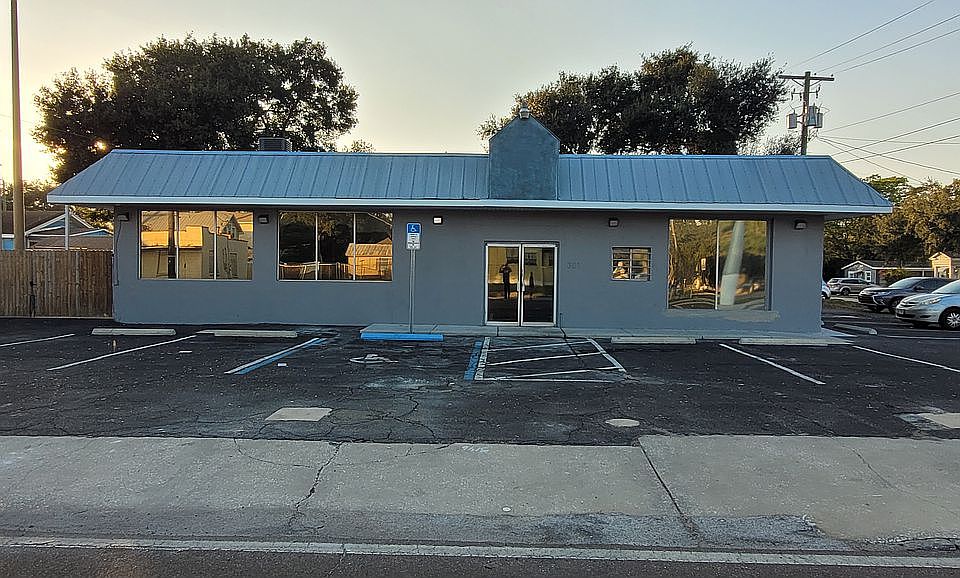 1st image of 301 S 22nd St