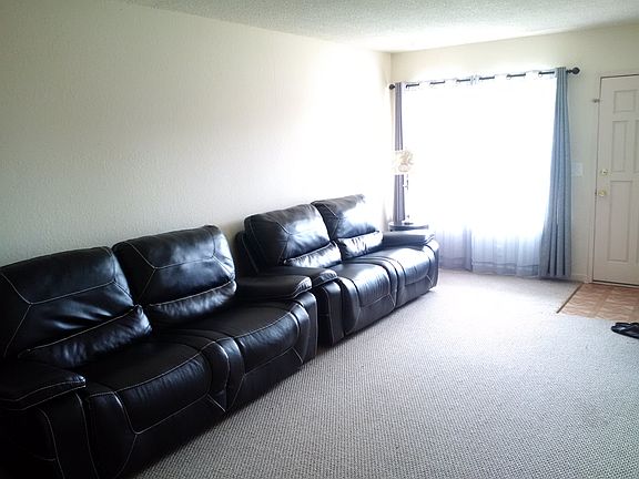 4th image of 10171-73 Crawford Way