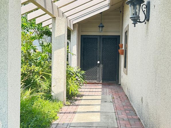 2818 Saint Tropez Ct