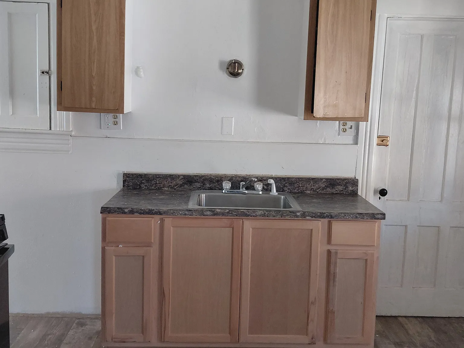 2 bed, 800 sqft, $950 — Photo 1