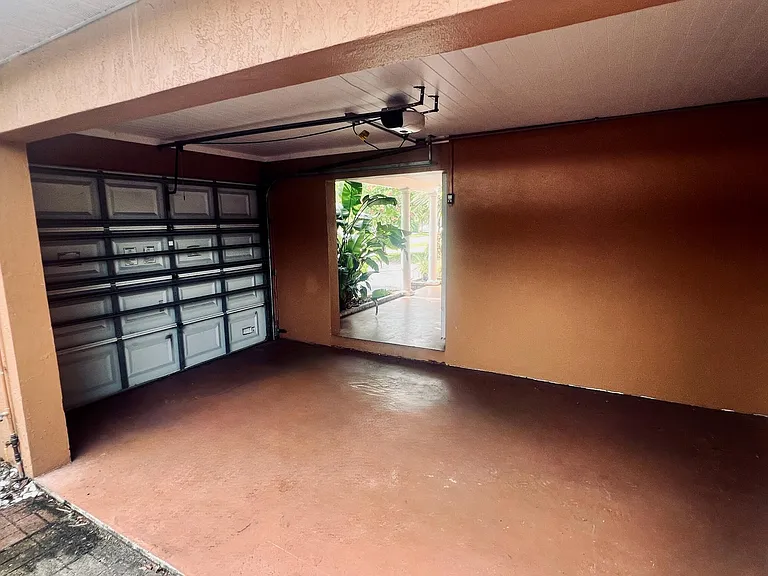 2041 SW 23rd Ave — Photo 30