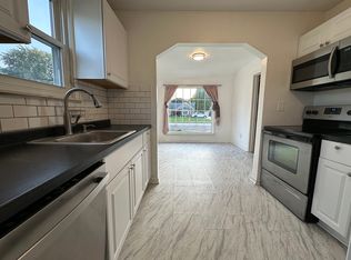 2800 Crooks Rd, Royal Oak, MI 48073