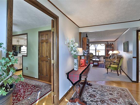 5th image of 2709 Hutchins Ct