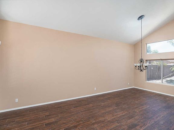 3rd image of 7934 W Beaubien Dr