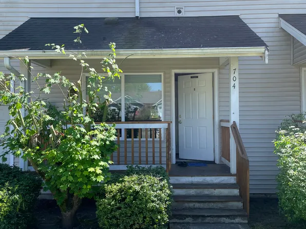 704 90th St SW #A, Everett, WA 98204