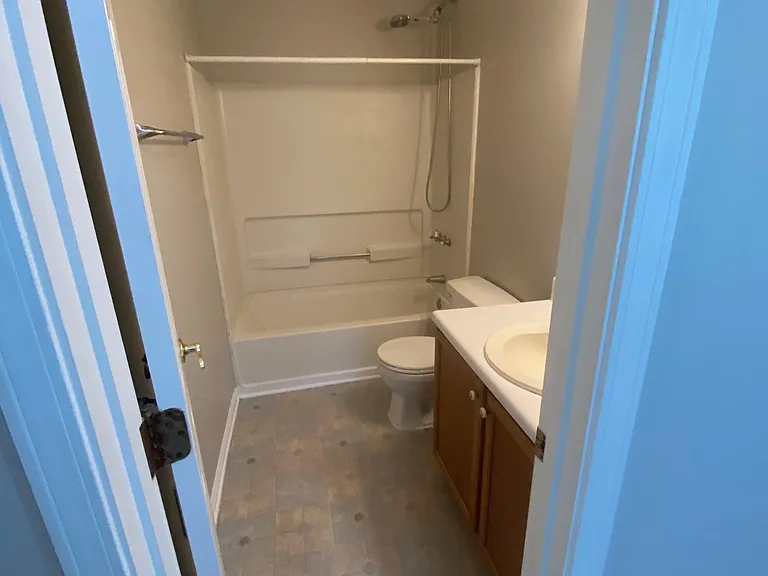 3220 Southshore Ct — Photo 12
