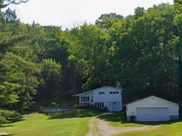 2795 N State Highway 96, Dallas City, IL 62358