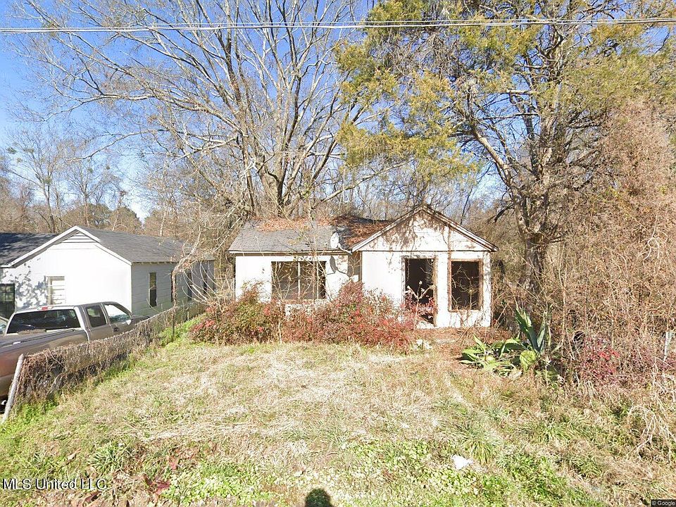 2nd image of 2822 Kelly Ave