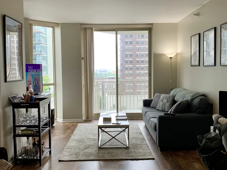 645 N Kingsbury St #907 — Photo 4