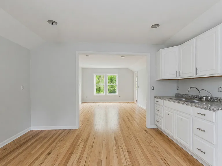 115 Innis Ave #B — Photo 2