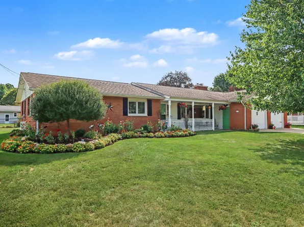 8911 Dolphin St, Portage, MI 49024