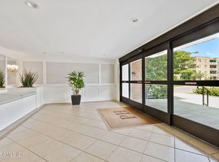 4 Putnam Hl APT 4G, Greenwich, CT 06830