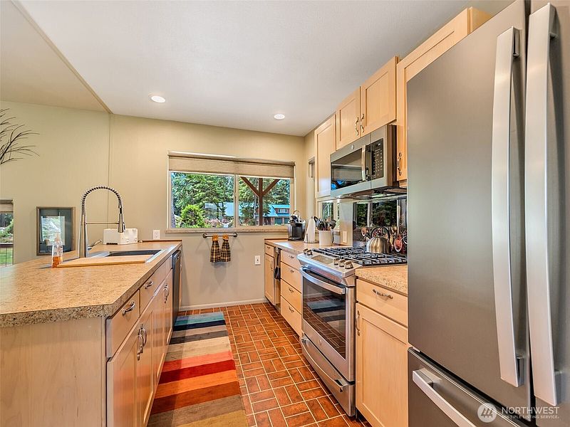 4th image of 2902 Foxglove Lane