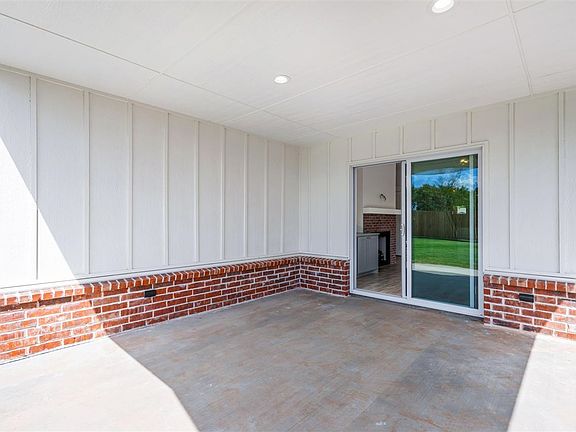 5th image of 910 4th St