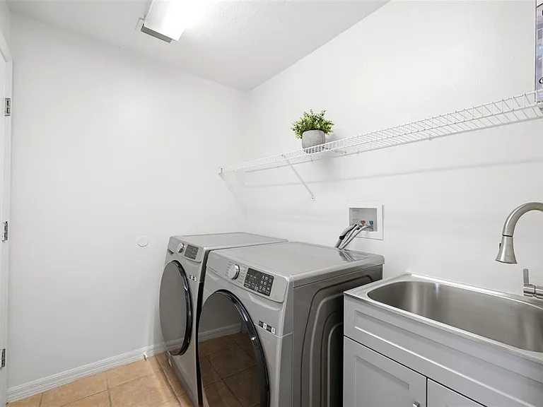 2210 Towering Oaks Cir — Photo 40