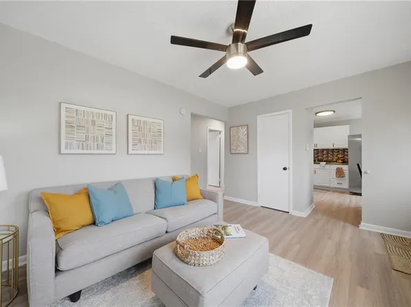 777 Holladay Ln, Virginia Beach, VA 23455