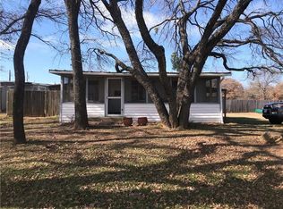 870 Roberts Cut Off Rd, Bowie, TX 76230