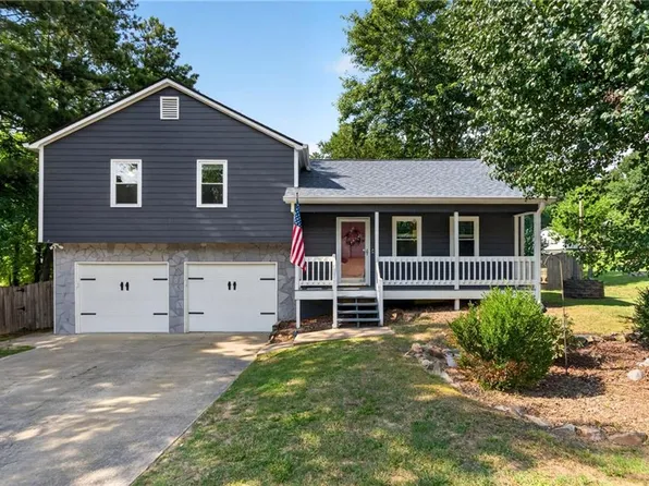 4983 Hunters Cove Dr, Acworth, GA 30101