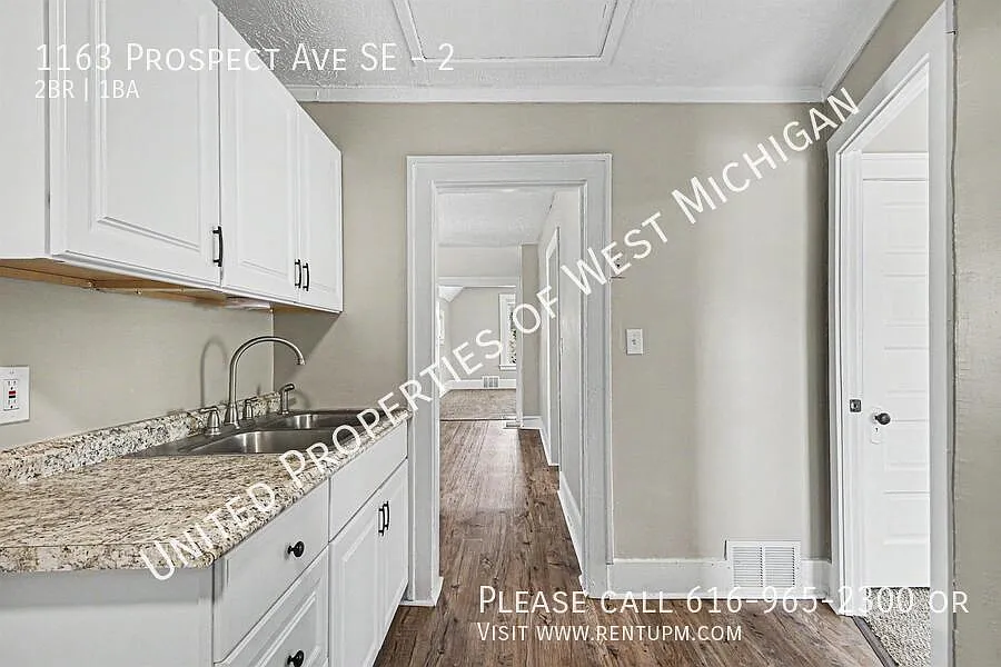 Building Photo - 1163 Prospect Ave SE #2