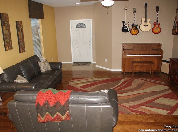 3rd image of 5709 Columbia Dr