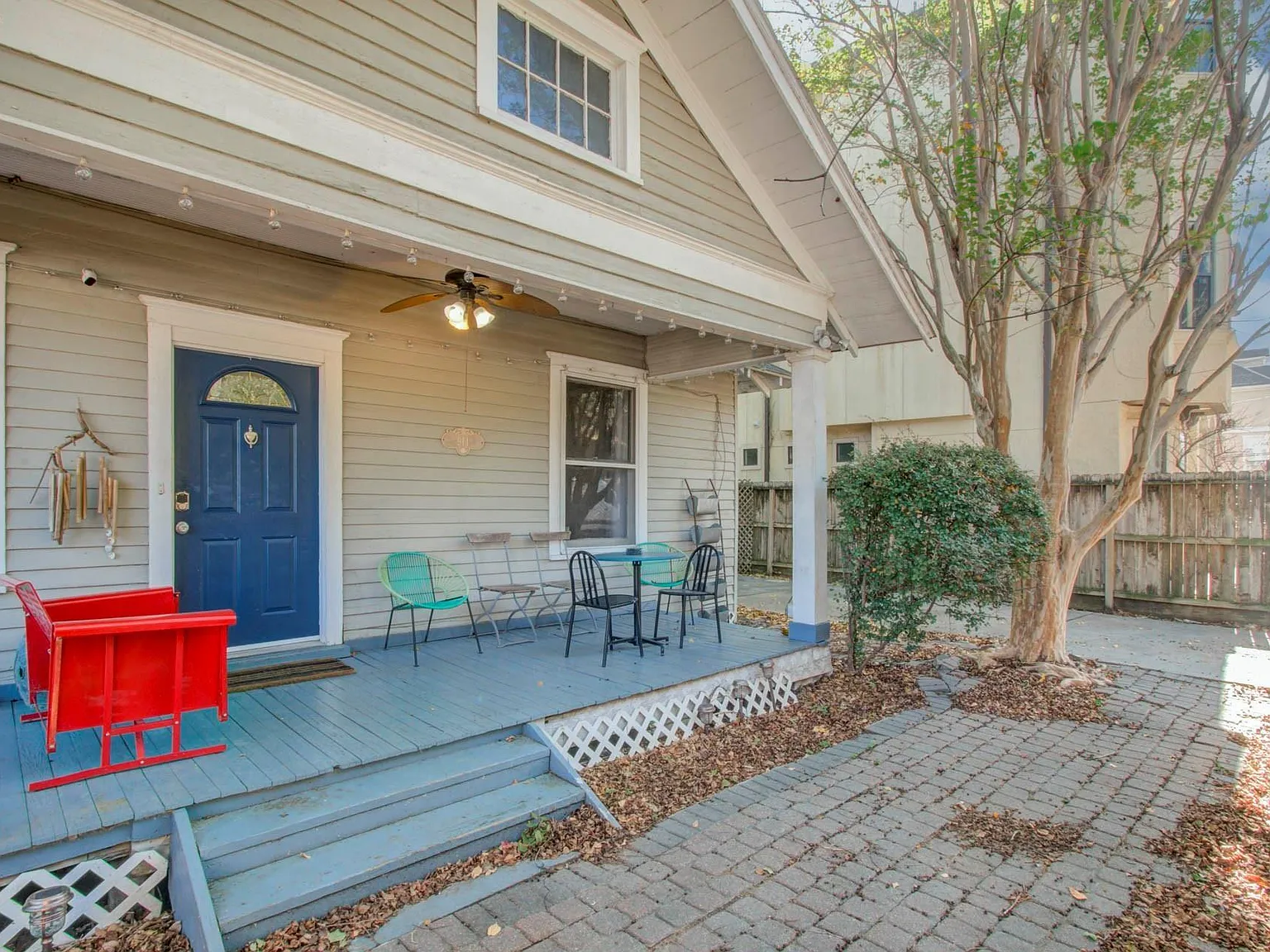 2 bed, 1.0 bath, 1056 sqft, $1,900 — Photo 4