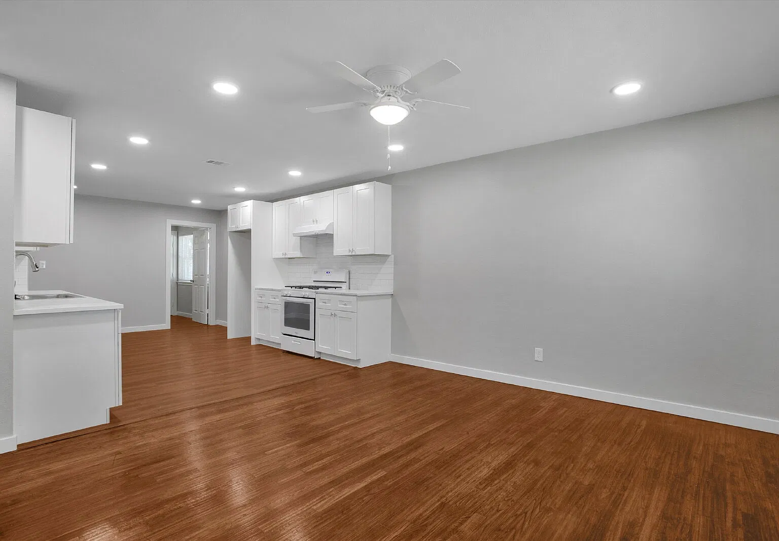 4 bed, 2.0 bath, 1280 sqft, $1,800 — Photo 4
