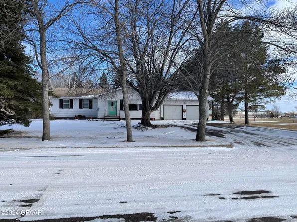 814 Code Ave S, Park River, ND 58270