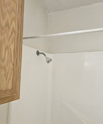 4th image of 1810 Lexington Cir APT 2