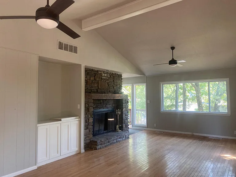 424 W Patricia Ln — Photo 7