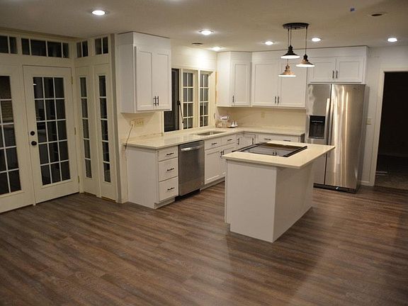 Kitchen with eat-in area