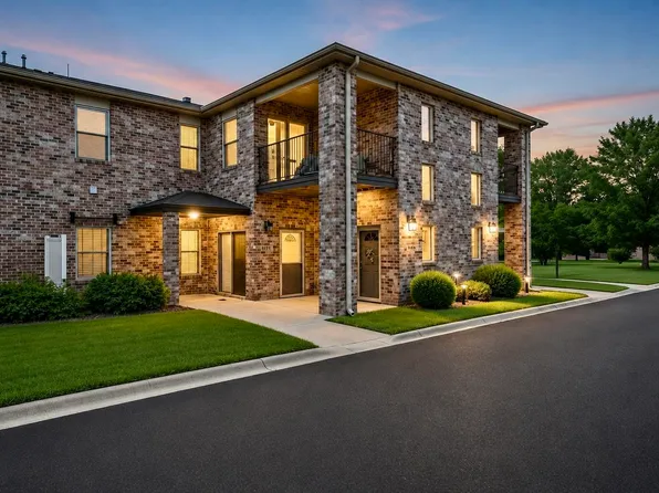 1346 Parke Dr, Crown Point, IN 46307
