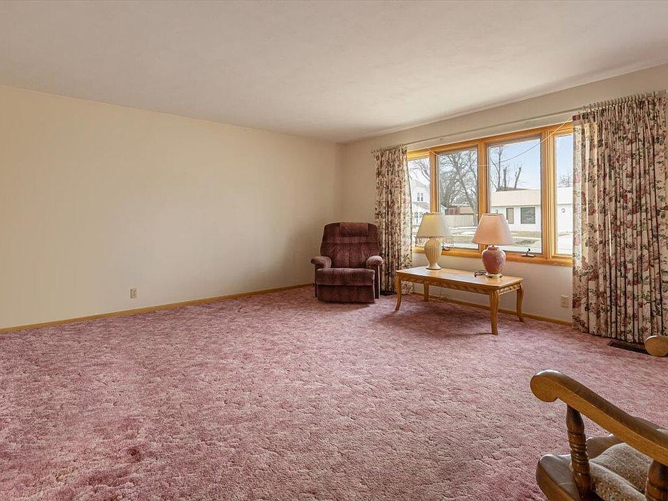 218 N 4th Ave, Logan, IA 51546 Zillow