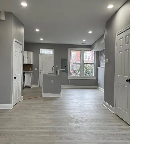 799 Linnard St — Photo 7