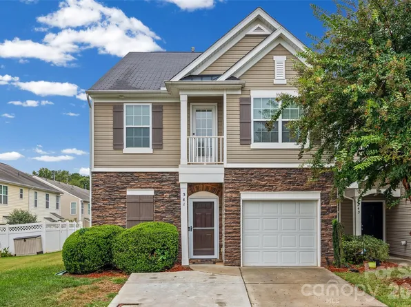 341 Sandy Spring Ln, Lake Wylie, SC 29710