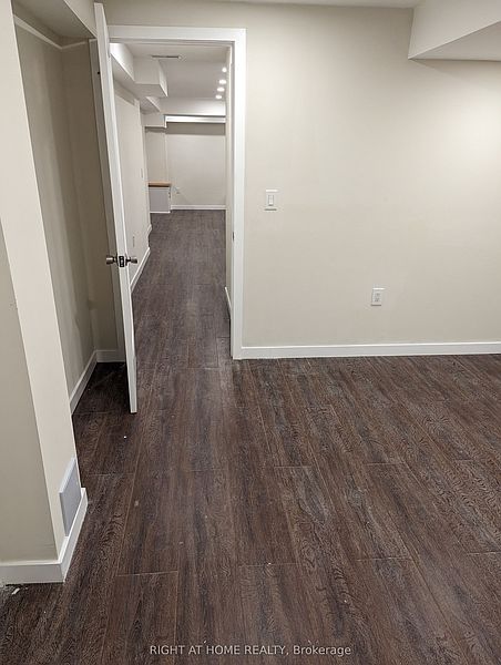 Ajax House for rent - 2 Bedrooms — photo 8