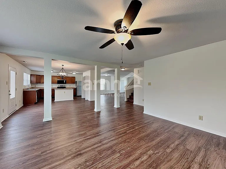 524 Bridgewater Dr — Photo 6