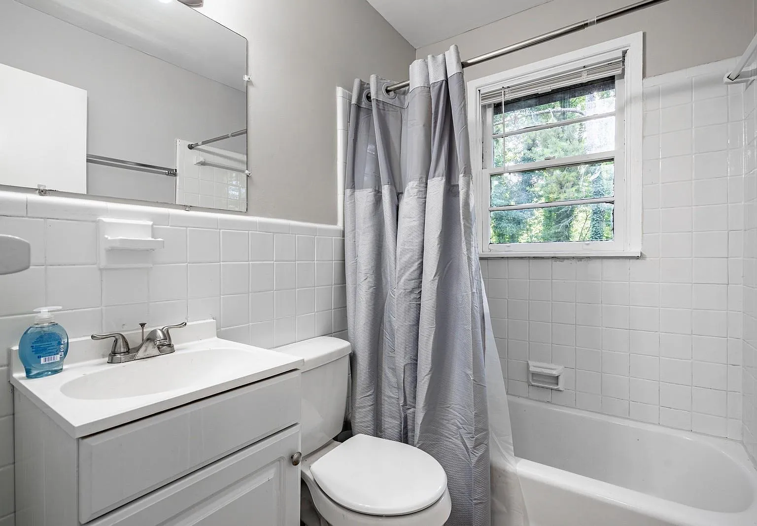 4 bed, 3.0 bath, 1125 sqft, $650 — Photo 3