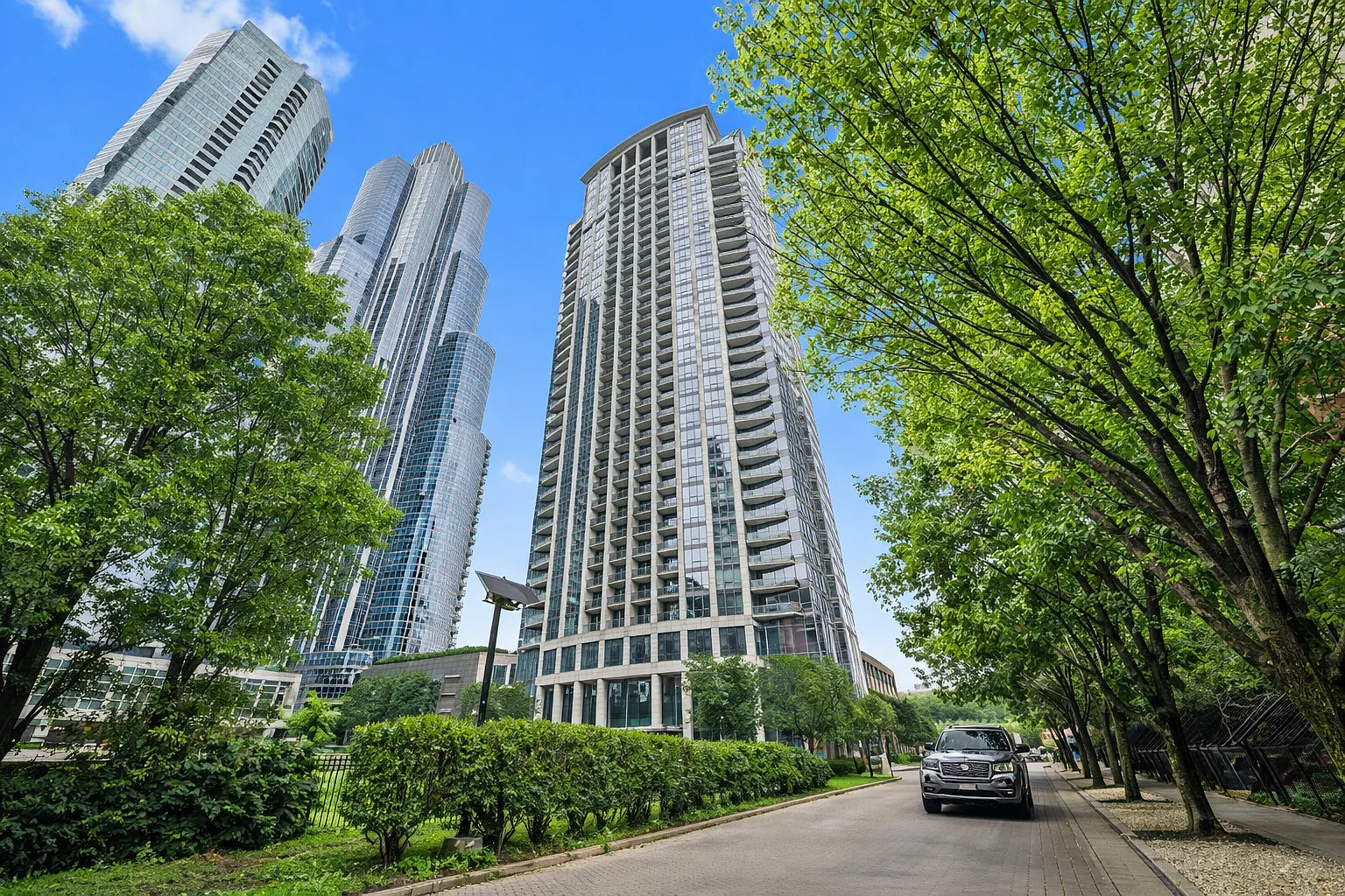 1235 S Prairie Ave APT 3101 photo 1