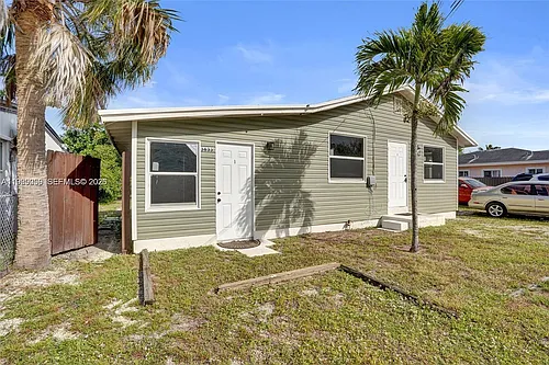 3633 SW 12th Ct #3 Photo 1 3633 SW 12th Ct #3 Photo 1