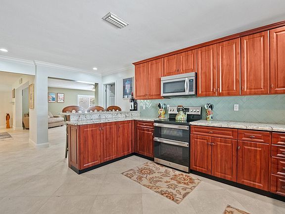 5th image of 2100 NE 52nd Street