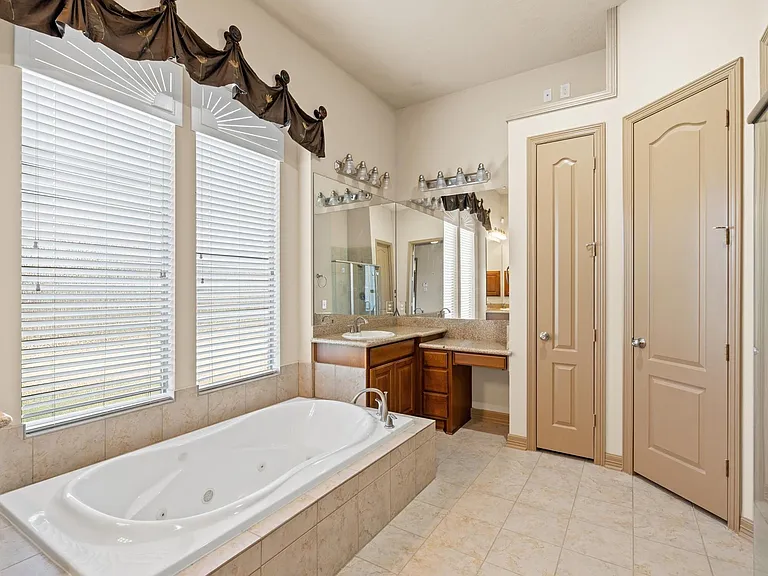 4615 Marbrook Meadow Ln — Photo 17