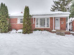 9999 Deering St, Livonia, MI 48150